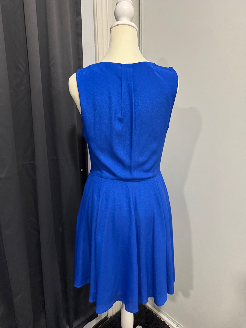 Express Sleeveless Keyhole Pleated Mini Dress in Royal Blue 6 - Picture 3 of 4